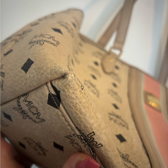 MCM Tote Bag - Picture 9 of 16